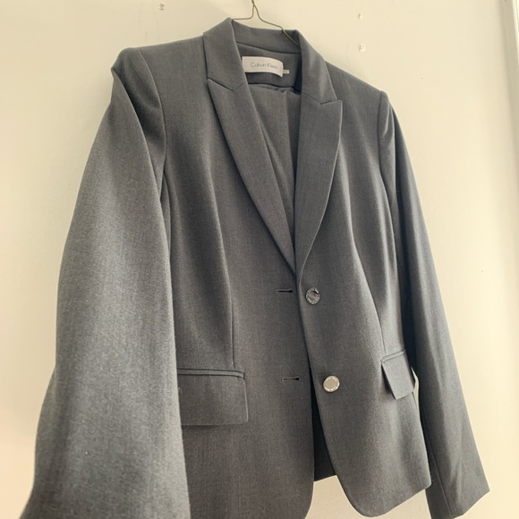 2-piece women’s Blazer set - Picture 2 of 4